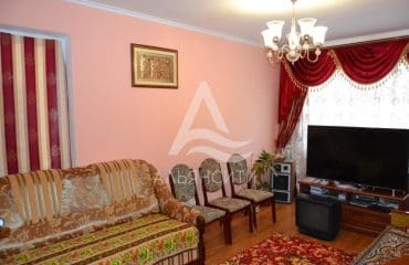 Продается квартира 3-х комнатная в г. Алушта по ул. Б. Хмельницкого 23