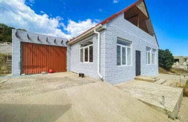 Продаётся новый дом город Алушта в c. Лучистое площадь в 165м.кв. на участке 6 соток ИЖС