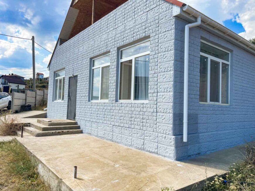 Продаётся новый дом город Алушта в c. Лучистое площадь в 165м.кв. на участке 6 соток ИЖС