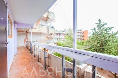 Продается однокомнатная квартира по улице Судакская в городе Алушта.