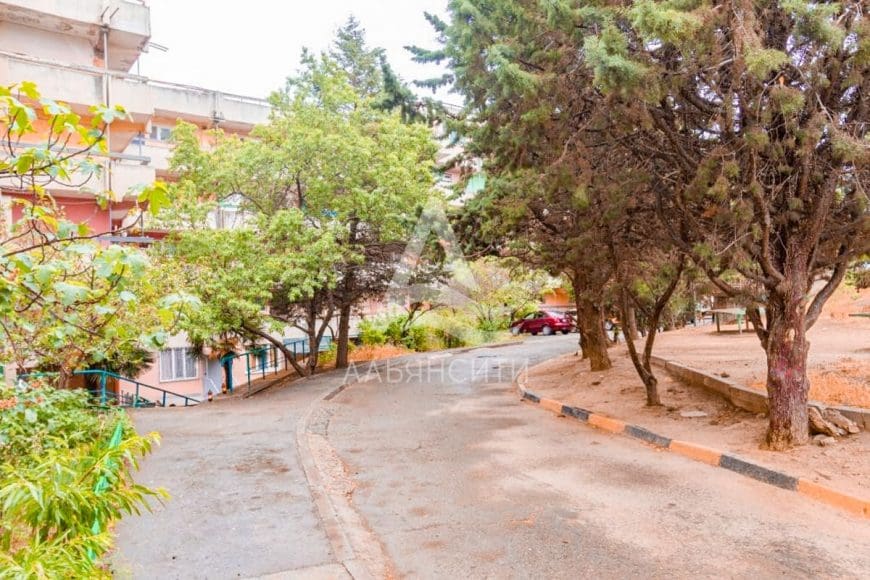 Продается однокомнатная квартира по улице Судакская в городе Алушта.