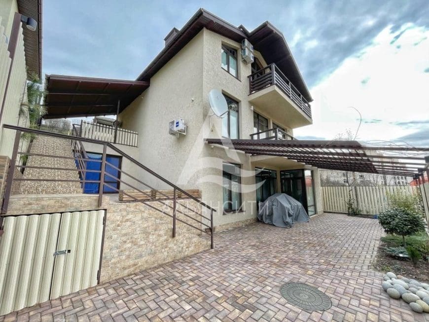 Продается дом 270 м2 п. Лазурное Алушта 200 метров от моря