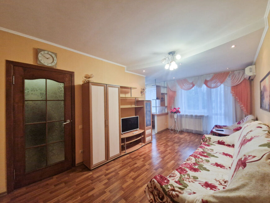 3-комнатная квартира ул Ленина 43 Алушта