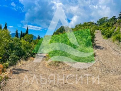Продается земельный участок 9 соток.
