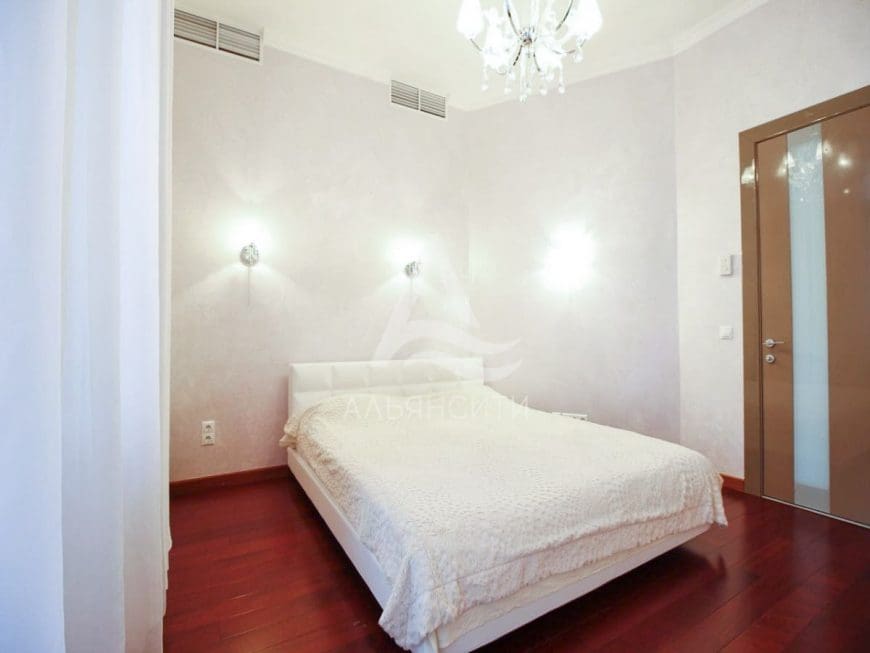 Продаётся трёх комнатные апартаменты в Алуште по ул. Паркова